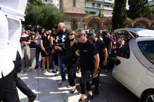 Mad Clip: Η απόλυτη ασέβεια στην κηδεία του - Τι αποκάλυψε ο εκνευρισμένος youtuber Aλέξανδρος Κοψιάλης