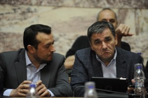 Καρφιά Ζωής Κωνσταντοπούλου κατά Τσίπρα: "Εδώ πήγε διακοπές σε κότερο μετά το Μάτι, στον Παππά θα κολλούσε;"