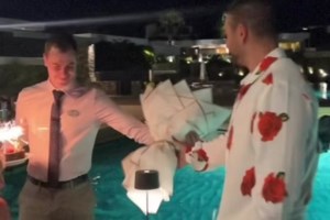 Η Γαρυφαλλιά Καληφώνη "ρίχνει" το Instagram με ένα ντουζ [εικόνες]