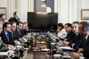 Ο Ανδρέας Λοβέρδος το αποφάσισε: Θα είναι υποψήφιος για την προεδρία του ΚΙΝΑΛ- Το ανακοίνωσε και στη Φώφη Γεννηματά