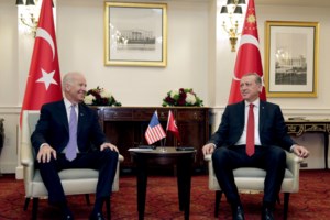 Μήνυμα Δένδια: Να μην υπάρχουν ψευδαισθήσεις ότι η Ελλάδα θα απεμπολήσει δικαιώματά της