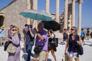 Κορονοϊός: Ενας "υπερμεταδότης" με Όμικρον διασπείρει ακόμα και 1.000 φορές περισσότερο τον ιό από έναν με Άλφα ή Δέλτα