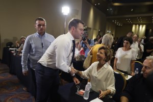 Σε κλίμα αμοιβαίας καχυποψίας η Κεντρική Επιτροπή του ΣΥΡΙΖΑ: Το επεισόδιο Κασσελάκη με Γεωργόπουλο και οι "ρουκέτες" Σπίρτζη - εικόνα 4