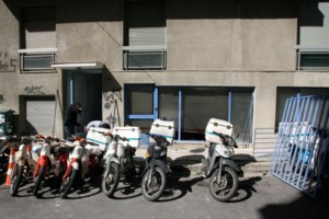 Εφοδος και στα ΕΛΤΑ για έλεγχο τυχόν αθέμιτων πρακτικών στις ταχυμεταφορές