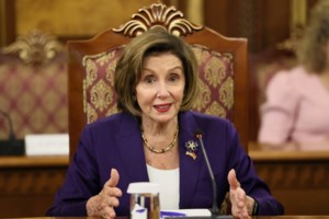 Τέλος εποχής: Παραιτήθηκε η Νάνσι Πελόζι από την ηγεσία των Δημοκρατικών στη Βουλή- Παραμένει στο Κογκρέσο