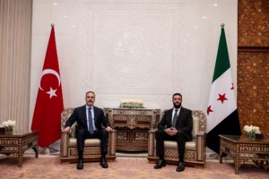 Tουρκικά ΜΜΕ: "Ξέφυγαν οι γείτονες... Ο Μητσοτάκης εξοπλίζει την Ελλάδα, απειλεί και με πόλεμο"