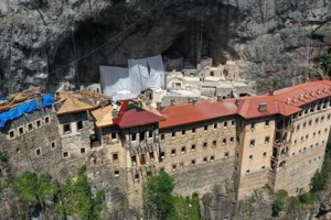 Εφιάλτης 43 ωρών για Ελληνίδα ακαδημαΐκό και τον γιο της στην Κωνσταντινούπολη - Ανακρίσεις στα κρατητήρια