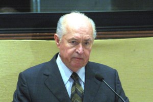 Κηδεία Γ. Βασιλείου: "Έζησες μια ζωή αγάπης και προσφοράς. Καλό ταξίδι μπαμπά μου", συγκίνησε ο γιος του - εικόνα 5