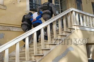 Η πρώτη παρέλαση της μικρής Αλεξίας μετά τον τραυματισμό της από αδέσποτη σφαίρα [εικόνες]