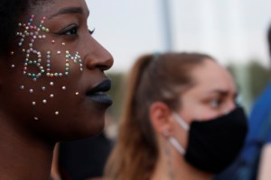 Τζορτζ Φλόιντ: Ειρωνεύεται τον Δημοκρατικό κυβερνήτη της Νέας Υόρκης ο Τραμπ για τις ταραχές - εικόνα 5