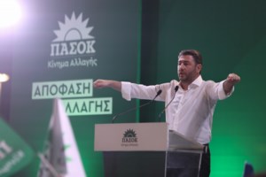 ΣΥΡΙΖΑ και "Δημοκρατία" επιτίθενται στον Δημήτρη Μάντζο γιατί εκπροσώπησε fund κατά δανειολήπτη - Η απάντηση ΠΑΣΟΚ