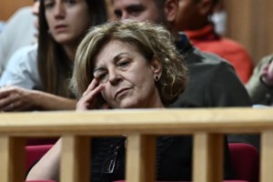 Δίκη Χρυσής Αυγής: Η σύζυγος του Μιχαλολιάκου αρνήθηκε ότι ήταν μέλος της οργάνωσης - Ένταση με Λαγό