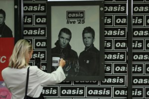 "Σοκαρισμένοι" οι Oasis από τον θάνατο θαυμαστή τους στο Γουέμπλεϊ - Έπεσε από ύψος 50 μέτρων