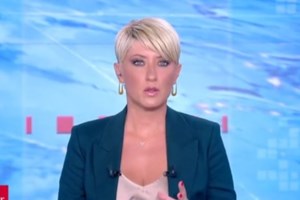 Σία Κοσιώνη: Δείτε τι έκανε ο γιος της με τη μάσκα - Το μήνυμα της παρουσιάστριας [Εικόνα] - εικόνα 3