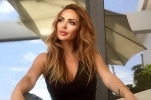 Λιάνα-Εύα Αμούτζα: Συγκίνηση για το "γελαστό κορίτσι του μόντελινγκ" - "Είχε αντίδραση στο άγγιγμα όταν τη χάιδευα"