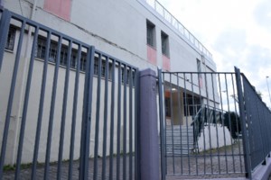Πάτρα: Γυναίκα πήγε στο σπίτι του συζύγου της και τα έκανε γυαλιά καρφιά - Αλληλομηνύθηκαν και κρατούνται και οι δύο