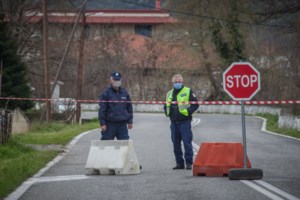 Click away: Μέχρι 10 λεπτά αναμονή στα καταστήματα - Οι διευκρινήσεις του Νίκου Χαρδαλιά - εικόνα 2