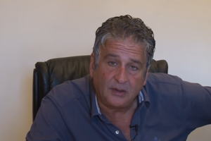 Πάτρα: "Λύγισε" η δημοσιογράφος του Mega με τον θάνατο του ανεμβολίαστου φίλου της [βίντεο]