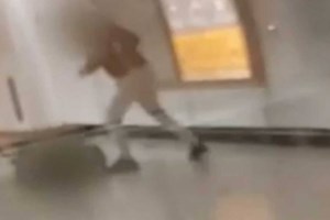 Τρόμος στο hot spot Θερμοπυλών: Έσπαγε με τσεκούρι ό,τι έβρισκε μπροστά του, απειλώντας θεούς και δαίμονες