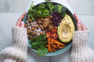 Είστε πολύ κουρασμένοι για γυμναστήριο; Τι προτείνουν οι ειδικοί για να ανακτήσετε την ενέργειά σας