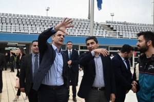 "Πέταξε μία καρέκλα κάτω - Φώναζε, έβριζε και απειλούσε": Τι κατέθεσε ο υπάλληλος του αεροδρομίου για την επίθεση Αυγενάκη