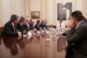 Ο Μητσοτάκης παίρνει πάνω του τη διαχείριση του Προσφυγικού