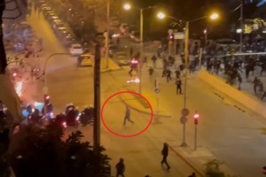 Νέα Σμύρνη: Το χαμένο πορτοφόλι πρόδωσε τον 22χρονο χούλιγκαν - Πήγε να δηλώσει απώλεια και συνελήφθη