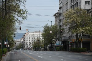 Lockdown: Συνωστισμός στις λαϊκές αγορές Αθήνας και Θεσσαλονίκης - "Βροχή" τα πρόστιμα - εικόνα 2