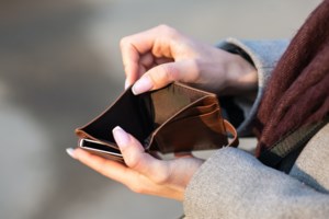 Ακριβό μου ελαιόλαδο: Έφτασε στα 170 ευρώ ο τενεκές - Γιατί εκτοξεύτηκαν οι τιμές του "πράσινου χρυσού"