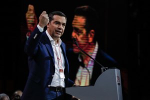 Ξανά σε γραμμή "Πολάκη" ο ΣΥΡΙΖΑ: Ζητά επαναπρόσληψη των ανεμβολίαστων υγειονομικών - "Αδικη η μεταχείρισή τους"