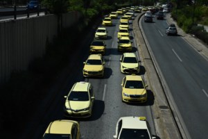 "Είμαστε σαν σαρδέλες μέσα στα λεωφορεία": Οδύσσεια για τους πολίτες οι μετακινήσεις με τα Μέσα [βίντεο]