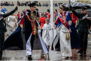 Η θηλυκή πλευρά της Κέιτ Μίντλετον: Το απίθανο  shirt dress που αποκάλυψε τα λεπτά και γυμνασμένα πόδια της - εικόνα 8