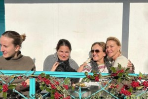 Η Μπαλατσινού, ο Κικίλιας και ο κατάξανθος γιος τους: Τα casual looks και ο ασταμάτητος Παναγιώτης - Αντώνιος - εικόνα 7