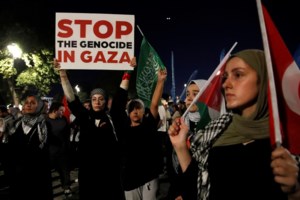 Κίνδυνος ευρύτερης ανάφλεξης στη Μέση Ανατολή - Τα πολλαπλά "θύματα" της δολοφονίας του Χανίγια - εικόνα 2