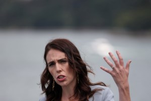 Τρόμος σε ξενοδοχείο προσφύγων της Γλασκώβης: Τρεις νεκροί και έξι τραυματίες από επίθεση με μαχαίρι [Βίντεο] - εικόνα 2