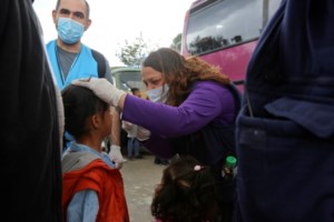 Επεισόδια στη Μαλακάσα: Τραυματισμοί αστυνομικών και προσαγωγές κατοίκων - Πέτρες και χημικά για το hot spot - εικόνα 2