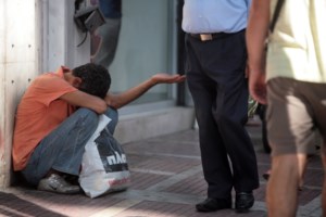 Πάτρα: Η στιγμή που ο "ΑΙΚ" και ο "ΑΡΗΣ" εντοπίζουν 65 κιλά κάνναβη κρυμμένα μέσα σε φορτηγό [Βίντεο]