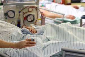 ΠΟΥ: Τα εμβόλια ίσως είναι λιγότερο αποτελεσματικά έναντι της μετάλλαξης Όμικρον