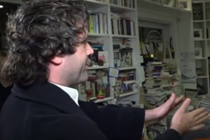 Επεισόδιο Τατσόπουλου με τον Ανδρέα Καραγιάννη σε παρουσίαση βιβλίου: "Φύγε καραγκιοζάκο, έκανες την παράστασή σου" [βίντεο] - εικόνα 2