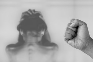 Νέα Σμύρνη: Εκαναν κορονο-πάρτι και μαχαίρωσαν 60χρονο που τους έκανε παρατήρηση