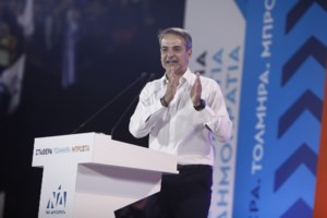 Μητσοτάκης στο TikTok: Τα ντολμαδάκια κέρασμα και η κοπάνα για να δει τον Γκάλη στο "Παλέ Ντε Σπορ" - εικόνα 2