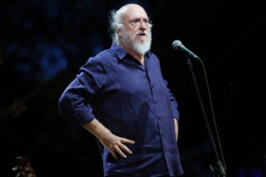 Γιοι Στράτου Διονυσίου: "Ο πατέρας μας πέθανε μέσα σε ταξί– Συντηρούσε 4 οικογένειες και το μάθαμε στην κηδεία του"