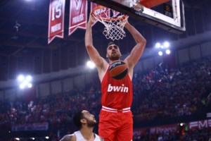 Η καυστική απάντηση του Φουρνιέ σε επικριτικό σχόλιο, με "καρφί" για τον Αταμάν: Θα βρω fake Έλληνες ή αληθινούς; - εικόνα 2