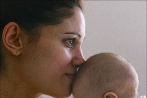 Μαίρη Συνατσάκη: Η έθνικ εμφάνιση με τον Ίαν Στρατή και η "κρυμμένη" σε απόσταση ασφαλείας κόρη τους - εικόνα 6