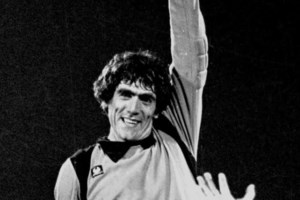 Νίκος Σαργκάνης: Το φάντομ των ελληνικών γηπέδων που άφησε ιστορία και οι συγκλονιστικές του επεμβάσεις [βίντεο] - εικόνα 3