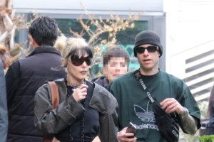 Τάμτα – Πάρις Κασιδόκωστας: 'Εκαναν την πιο ακραία εμφάνιση στη Μύκονο - Δεν πέρασαν απαρατήρητοι - εικόνα 6