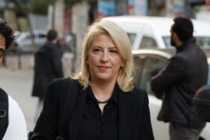 Δίκη για το Μάτι: Ένταση στην απολογία Ψινάκη - "Το δασαρχείο δεν άφηνε να κόψουμε κλαδί" - "Ντροπή" φώναζαν συγγενείς θυμάτων