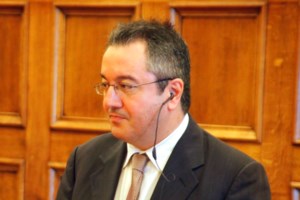 Ανεβαίνουν τα χρηματιστήρια καθώς επιβραδύνονται οι θάνατοι λόγω του κορονοϊού