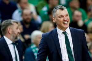 Κορονοϊός: Πασίγνωστος Έλληνας τραγουδιστής διαγνώστηκε θετικός στον ιό