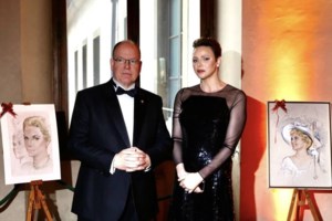 Προσπαθούν αλλά δεν πείθουν: Η νέα εμφάνιση της μαυροφορεμένης Σαρλίν και η τεράστια αμηχανία του Αλβέρτου δίπλα της - εικόνα 5